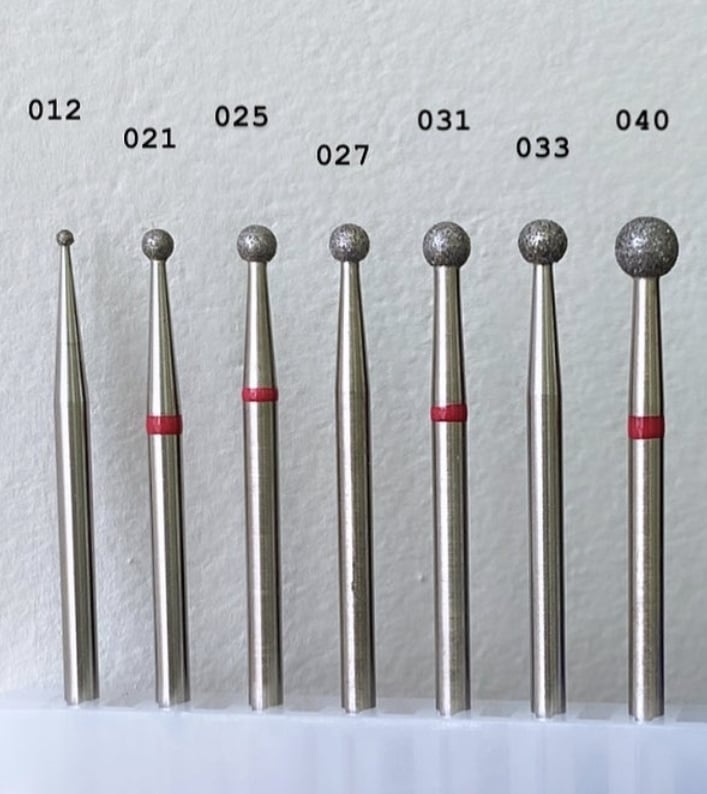Korneliya Frees Bitje Diamant Bol Groen 4,0 mm
