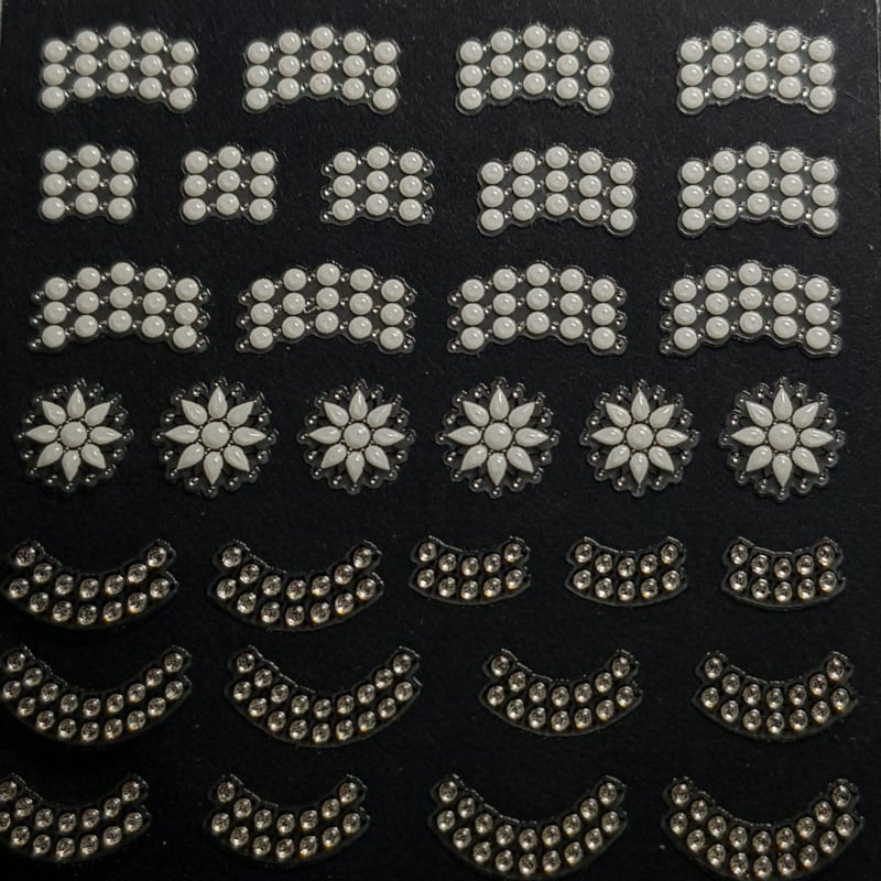 Korneliya 3D Nail Jewels - NJ01 Diamonds and Pearls