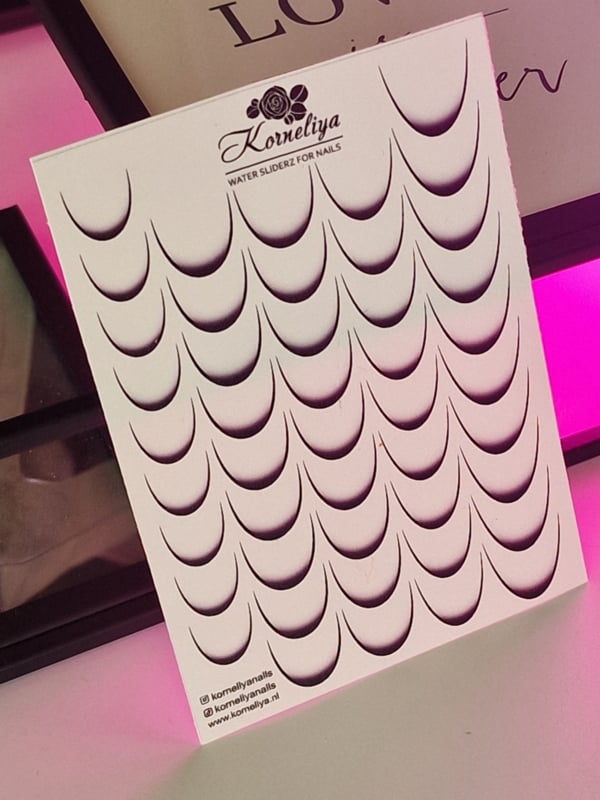 Korneliya Waterdecal French Smile Line OMBRE ZWART